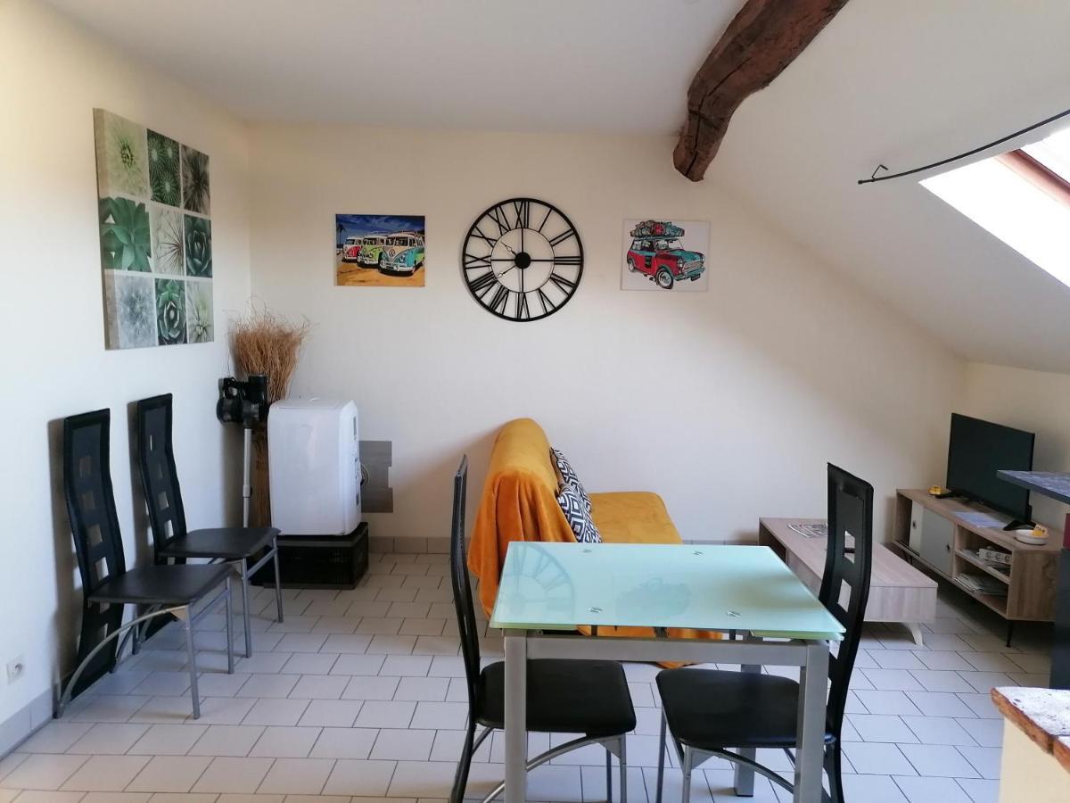 Appartement Climatise Avec Parking Prive A Doue La Fontaine Dış mekan fotoğraf